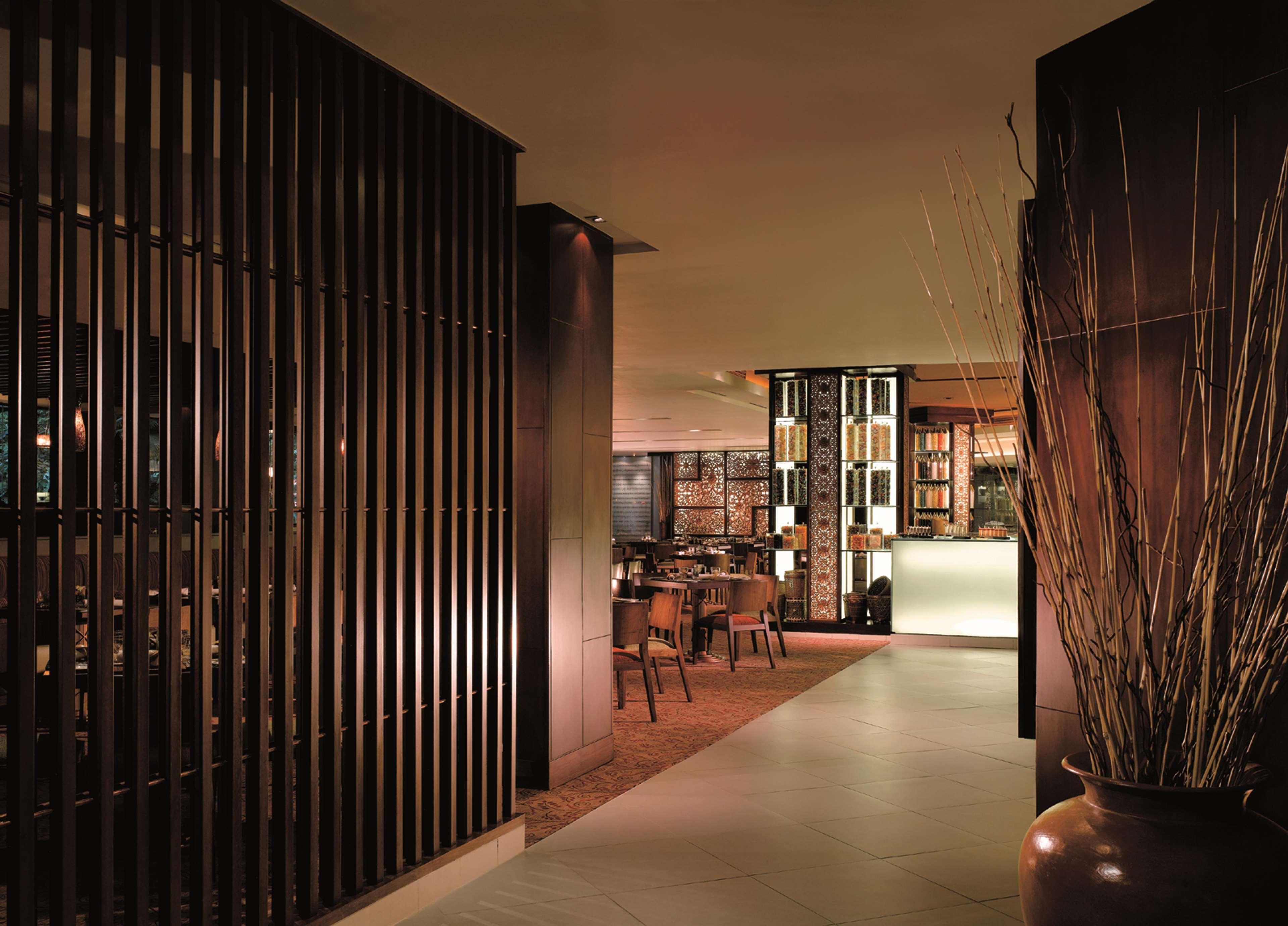 Shangri-La Surabaya Exterior foto